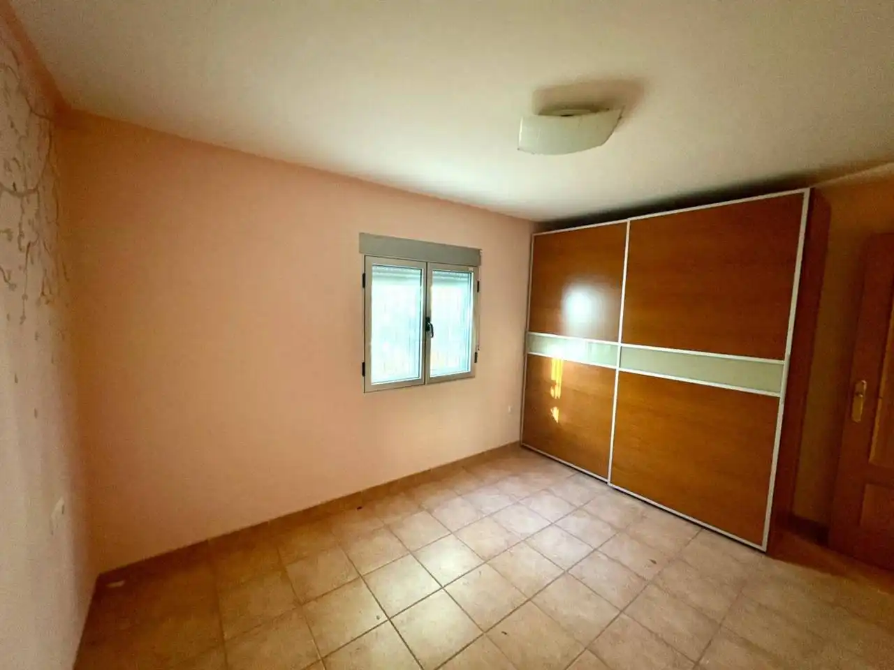 Dormitori de Casa o xalet en venda en Tibi amb Jardí privat