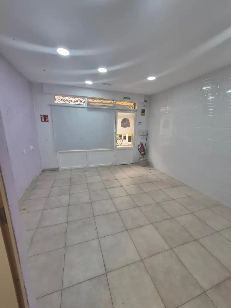 Local comercial en venta en La Banda - Campo de Fútbol, imagen 4