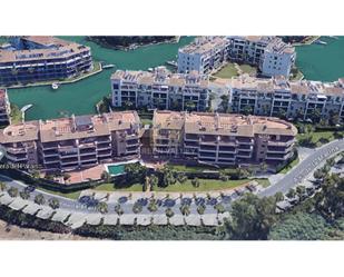 Vista exterior de Planta baixa en venda en Sotogrande amb Aire condicionat, Calefacció i Jardí privat