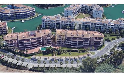 Vista exterior de Planta baixa en venda en Sotogrande amb Aire condicionat, Terrassa i Piscina