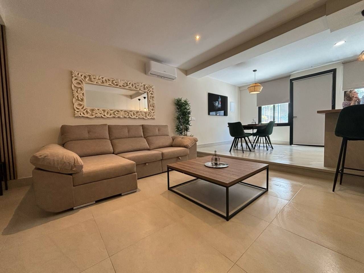 Living room of Flat to rent in Benalmádena  with Air Conditioner, Heating and Furnished