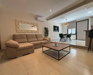 Living room of Flat to rent in Benalmádena  with Air Conditioner, Heating and Furnished