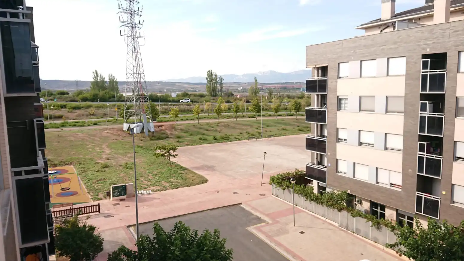Exterior view of Flat for sale in Lardero  with Heating, Terrace and Swimming Pool