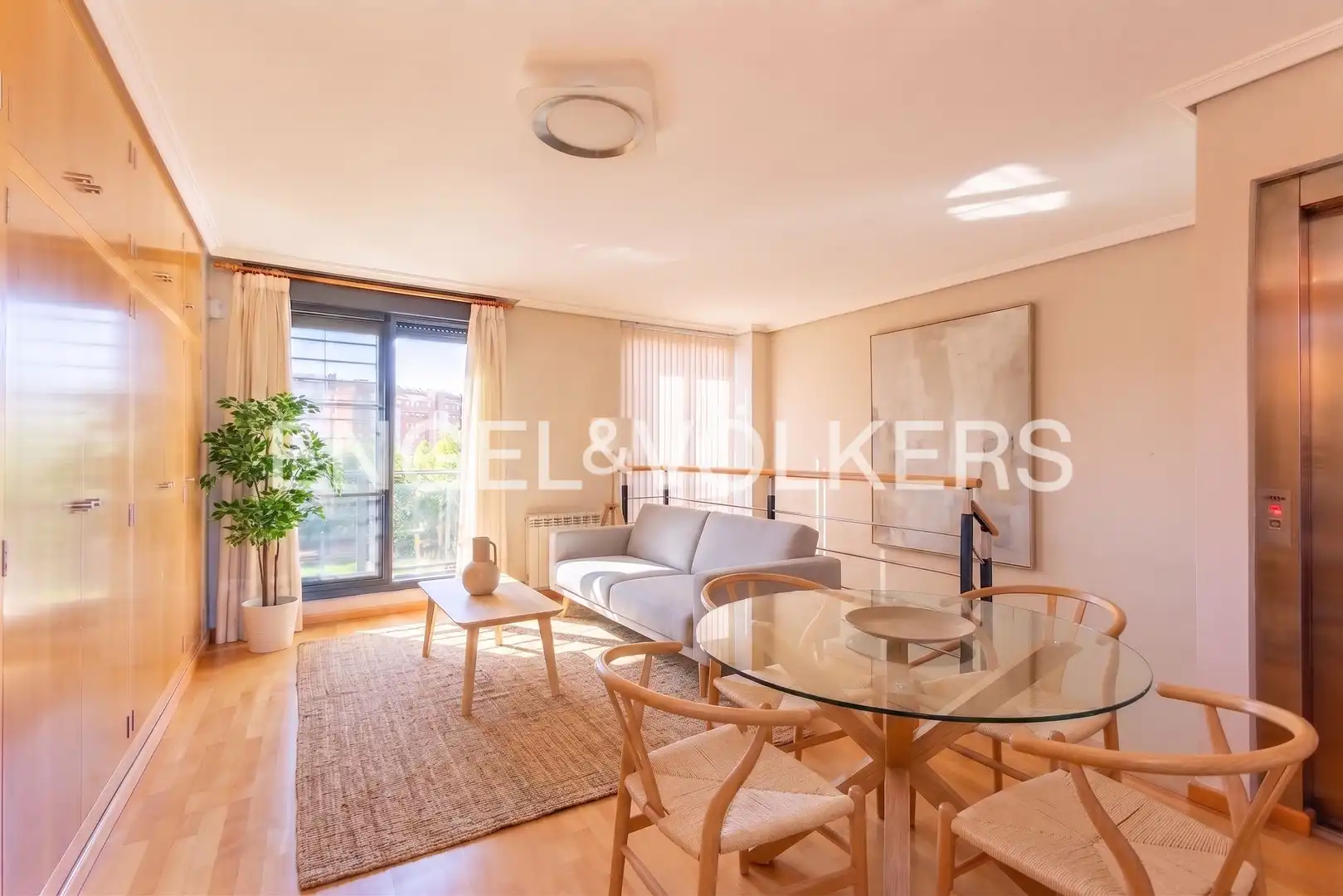 Vista exterior de Casa o xalet en venda en Castellón de la Plana / Castelló de la Plana amb Aire condicionat, Calefacció i Jardí privat