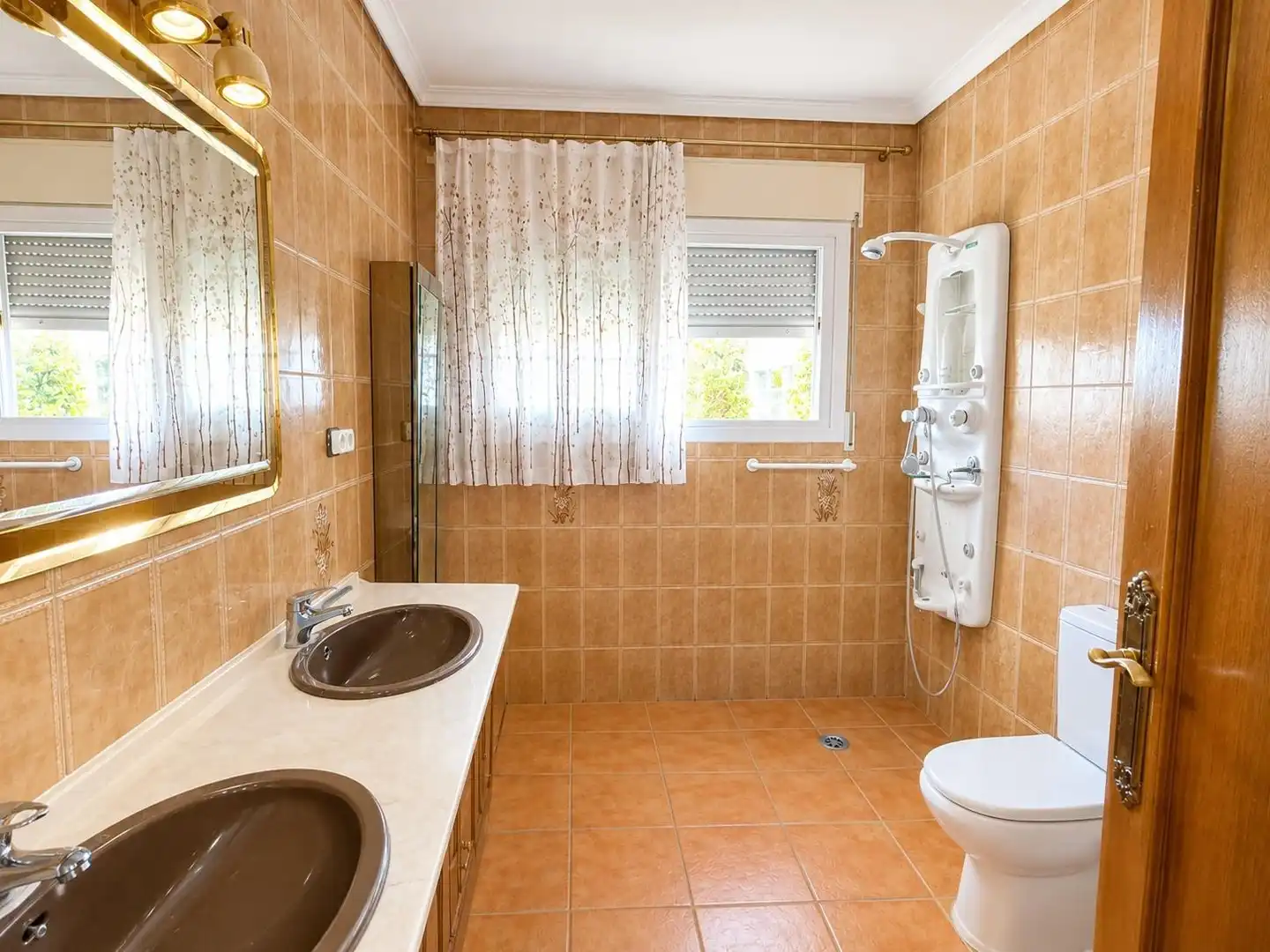 Baño de Casa o chalet en venta en Villaviciosa de Odón con Aire acondicionado, Calefacción y Jardín privado