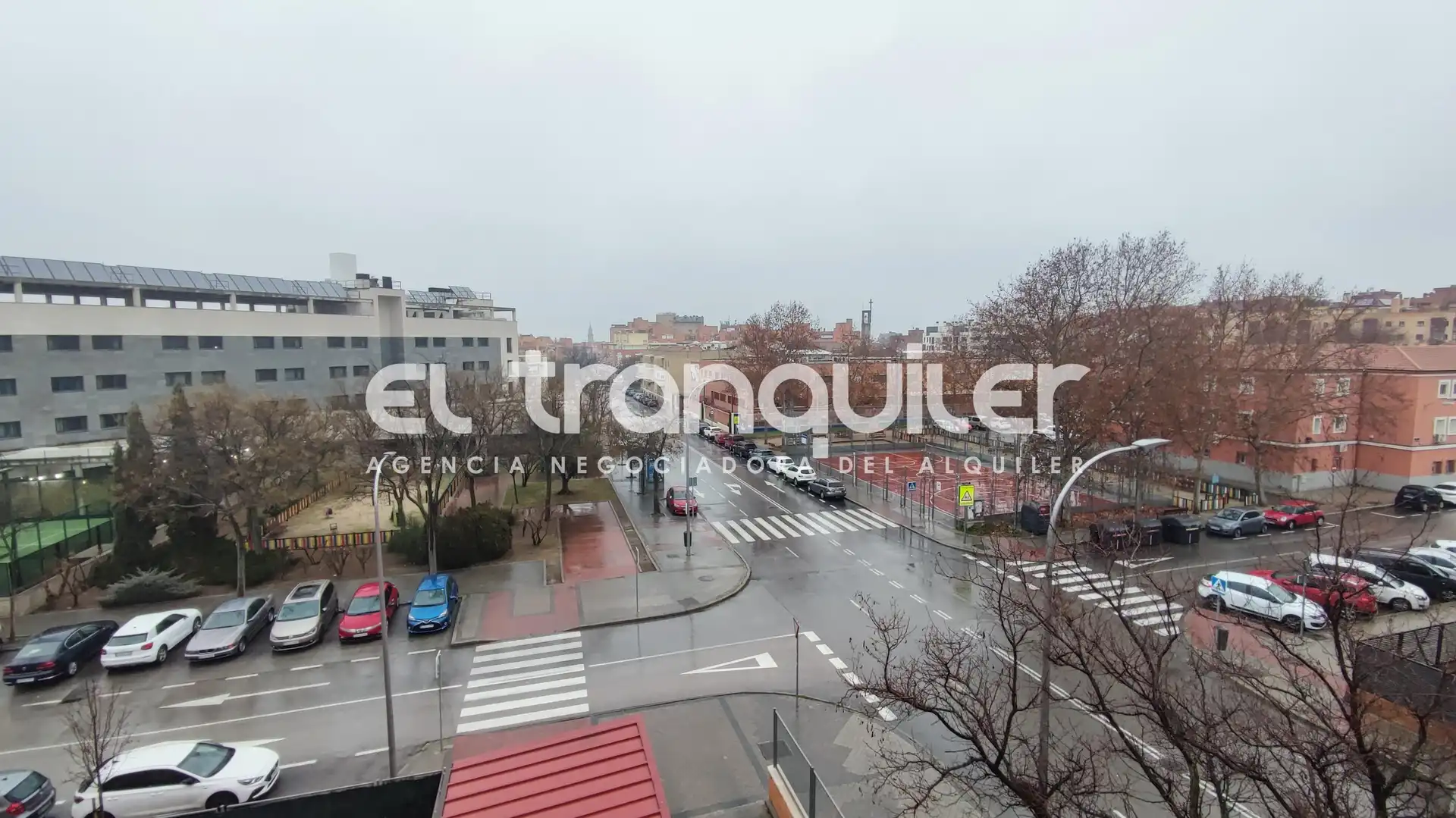 Vista exterior de Àtic de lloguer en Madrid amb Aire condicionat, Parquet i Terrassa
