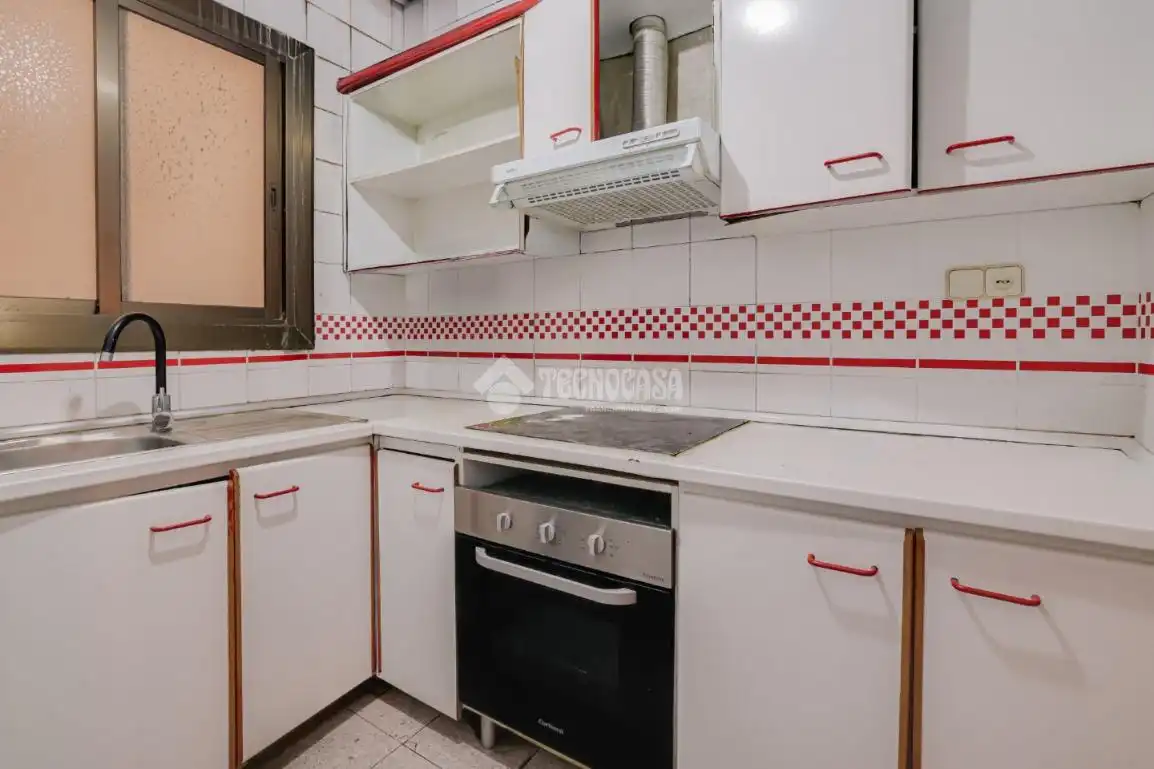 Cocina de Piso en venta en L'Hospitalet de Llobregat