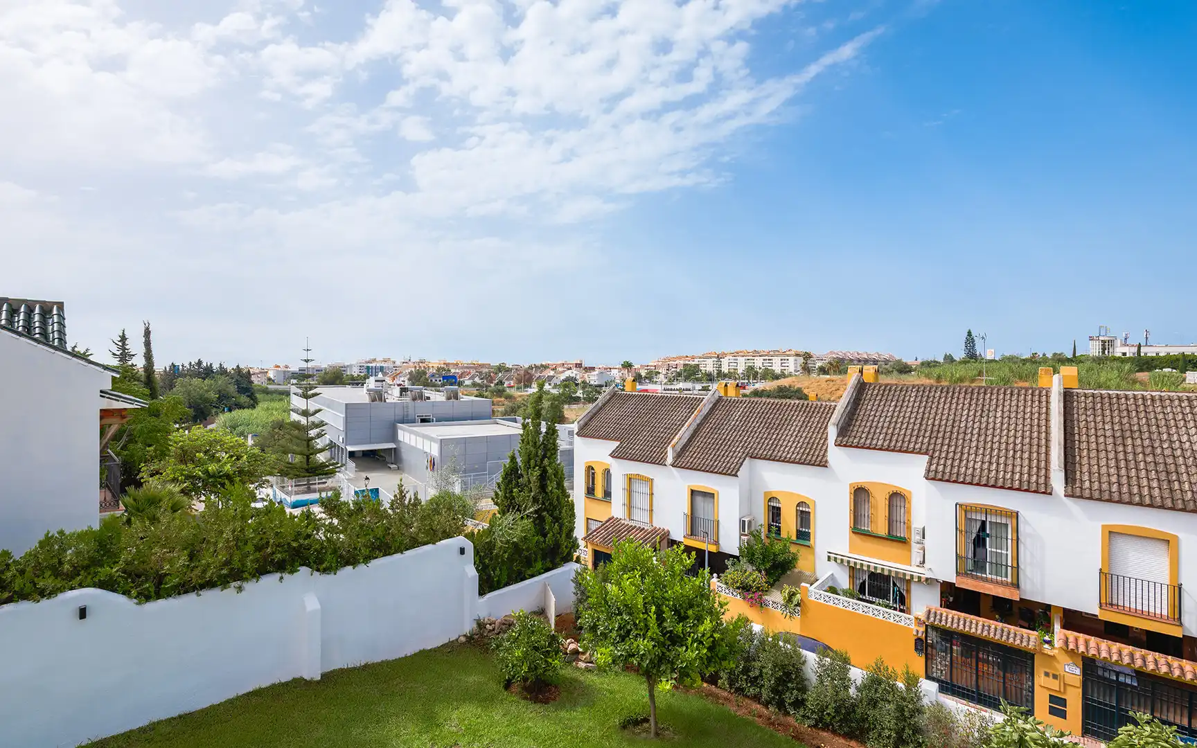 Vista exterior de Casa o chalet en venta en Marbella con Aire acondicionado, Jardín privado y Terraza