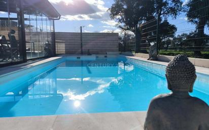 Piscina de Casa o xalet en venda en Santibáñez el Alto amb Aire condicionat, Terrassa i Piscina