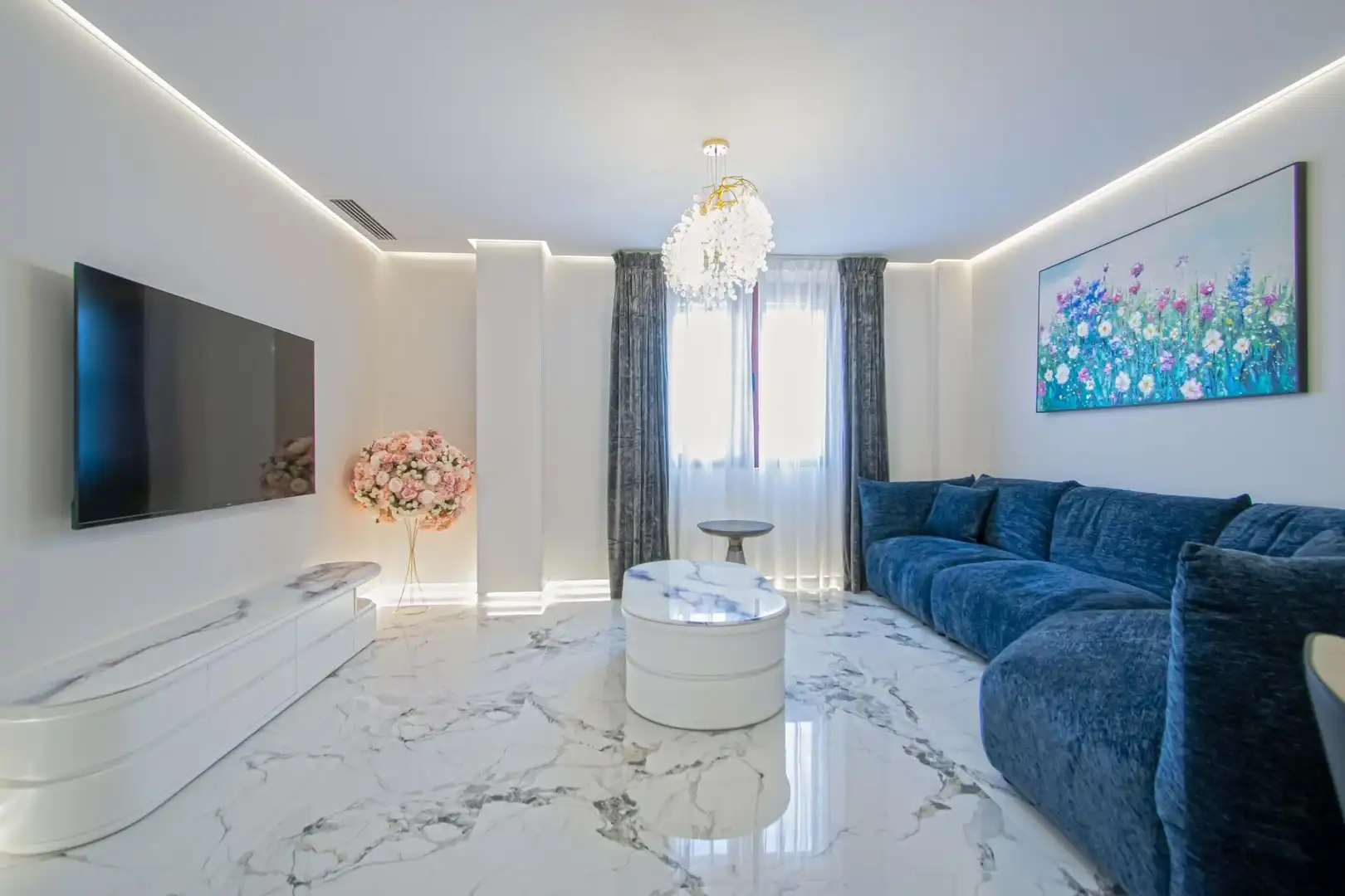Living room of Flat for sale in Sevilla  with Air Conditioner, Heating and Furnished
