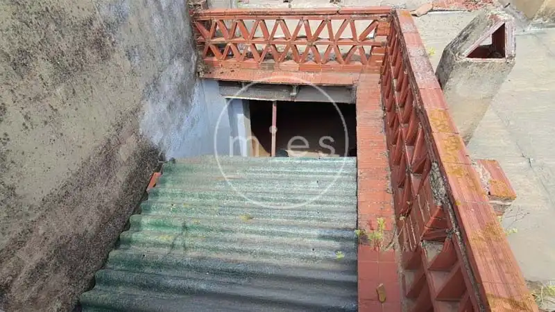 Casa adosada en venda en Montroi / Montroy amb Terrassa i Balcó