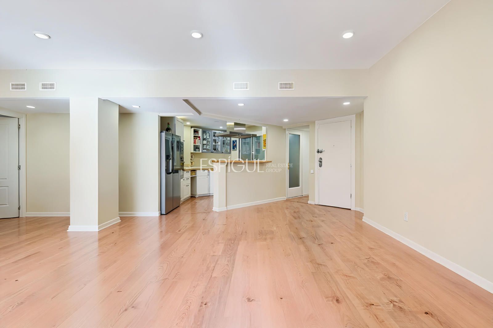 Sala d'estar de Pis en venda en Sant Cugat del Vallès amb Aire condicionat, Calefacció i Parquet