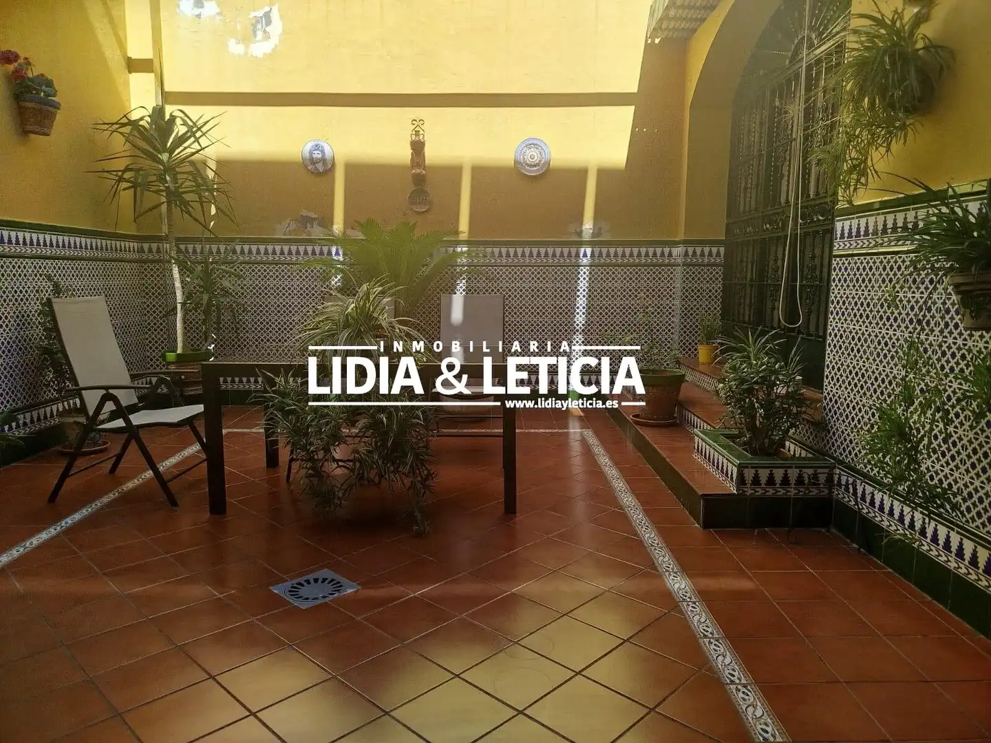 Vista exterior de Casa o xalet en venda en Alcalá de Guadaira amb Aire condicionat i Traster