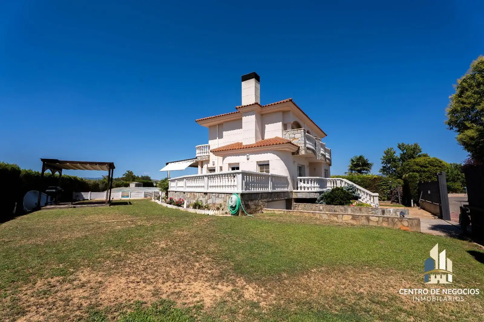 Vista exterior de Casa o xalet en venda en Calatayud amb Aire condicionat, Calefacció i Parquet
