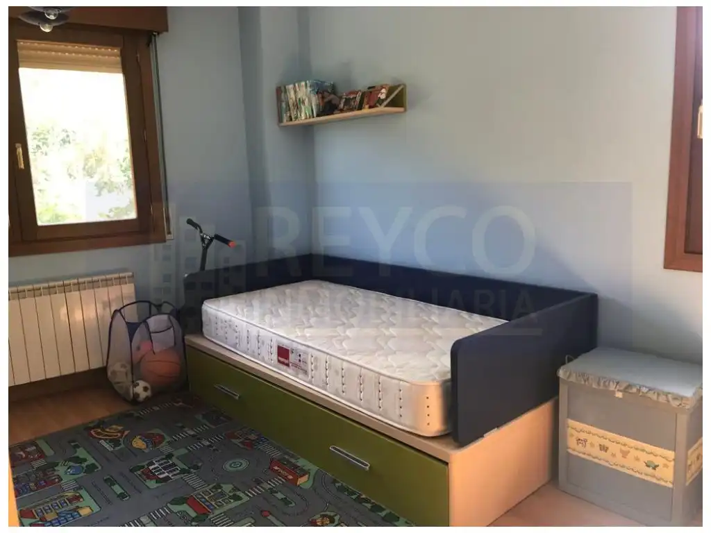 Dormitori de Casa o xalet en venda en Ledesma de la Cogolla amb Balcó