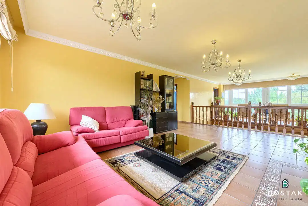 Sala d'estar de Casa o xalet en venda en Barrika amb Calefacció, Jardí privat i Terrassa
