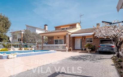 Exterior view of House or chalet for sale in Palau-solità i Plegamans  with Terrace and Swimming Pool