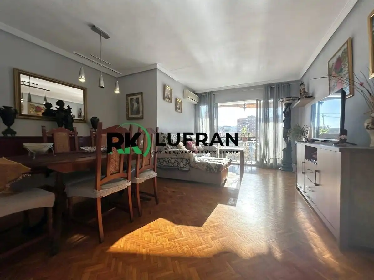 Vista exterior de Piso en venta en Norte