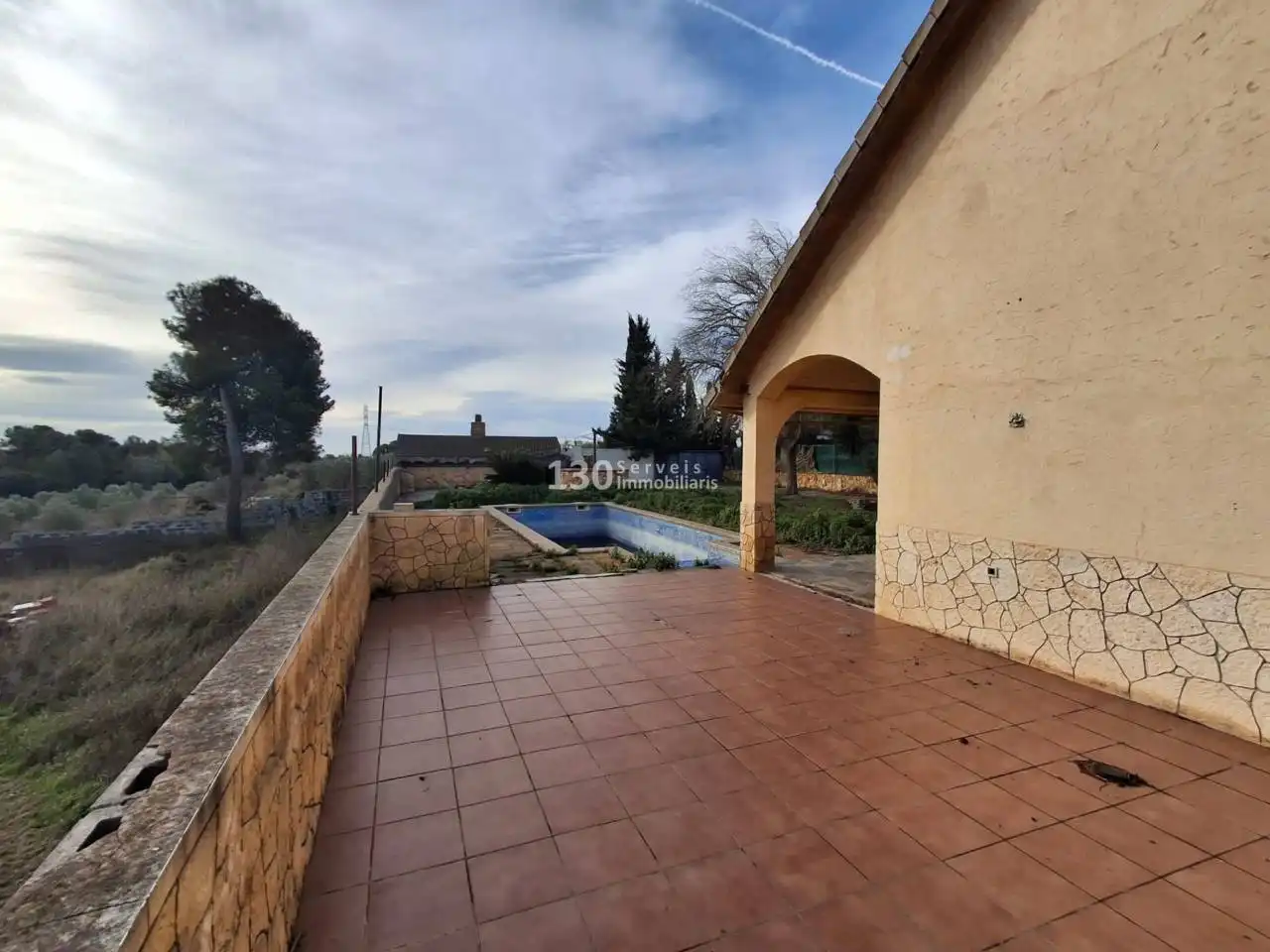 Vista exterior de Casa o xalet en venda en Cabra del Camp amb Jardí privat, Parquet i Terrassa