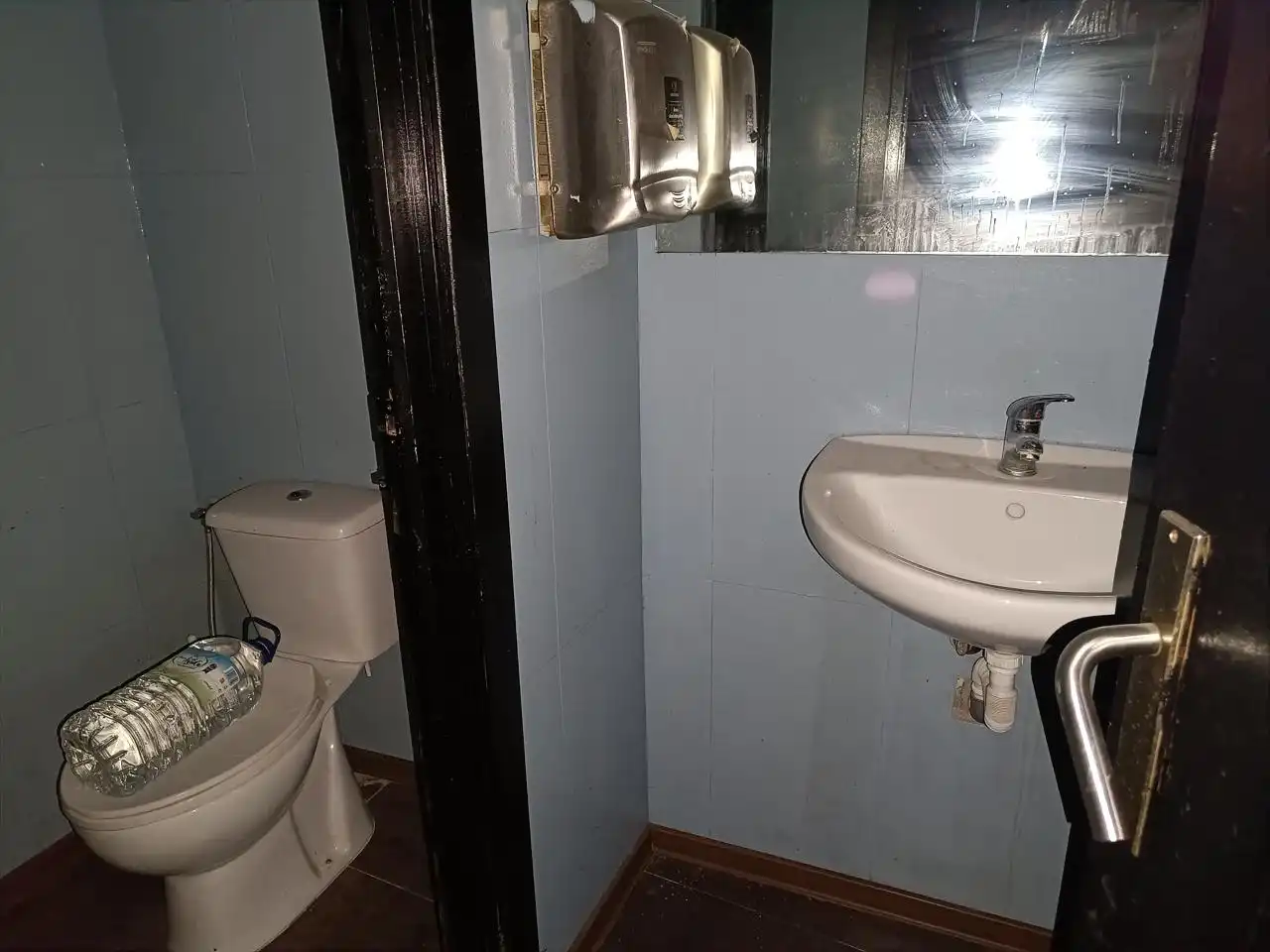 Baño de Local de alquiler en Zaragoza