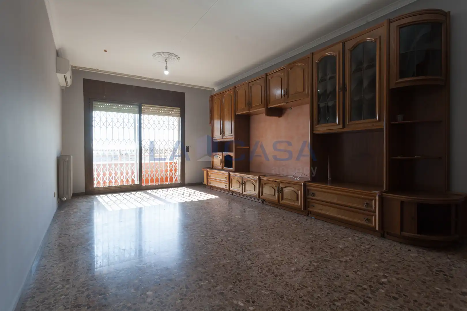 Living room of Flat for sale in L'Hospitalet de Llobregat  with Heating and Terrace