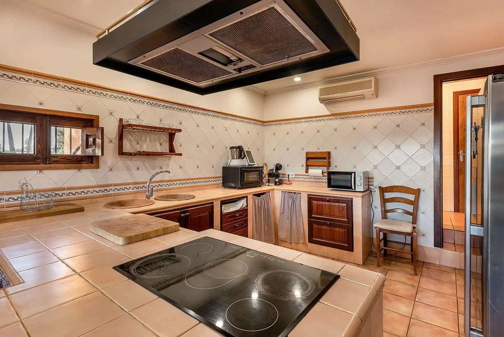 Cocina de Finca rústica en venta en  Palma de Mallorca con Calefacción, Jardín privado y Terraza