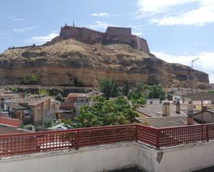 Vista exterior de Àtic en venda en Monzón amb Calefacció, Terrassa i Traster