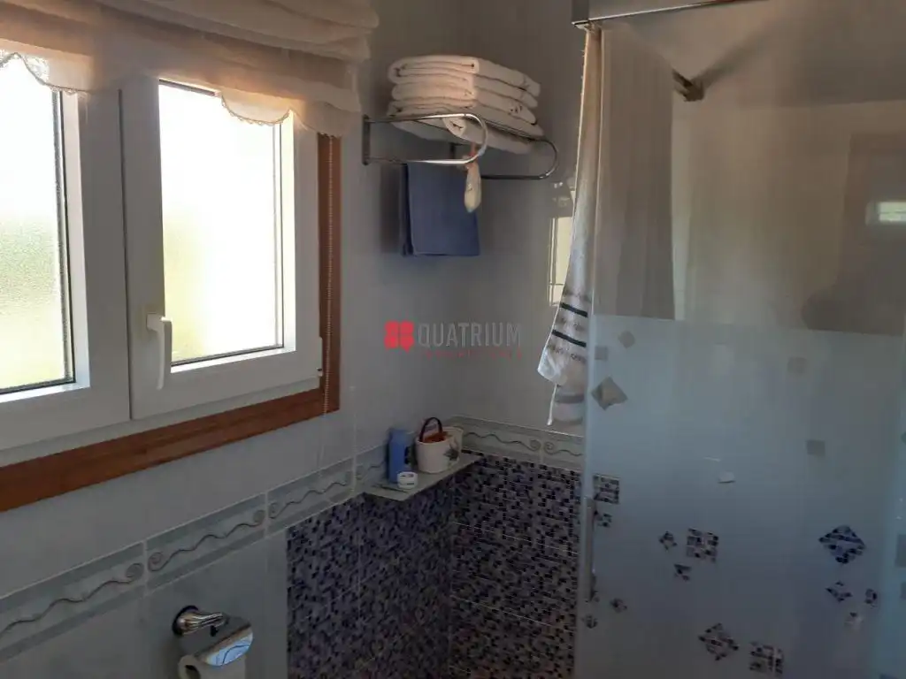 Baño de Casa o chalet en venta en Santiago de Compostela  con Calefacción, Terraza y Trastero