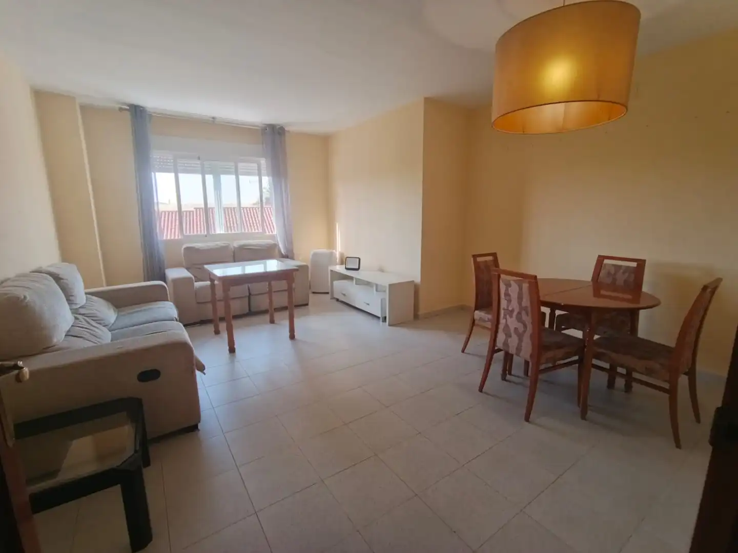 Sala d'estar de Pis en venda en Cáceres amb Moblat