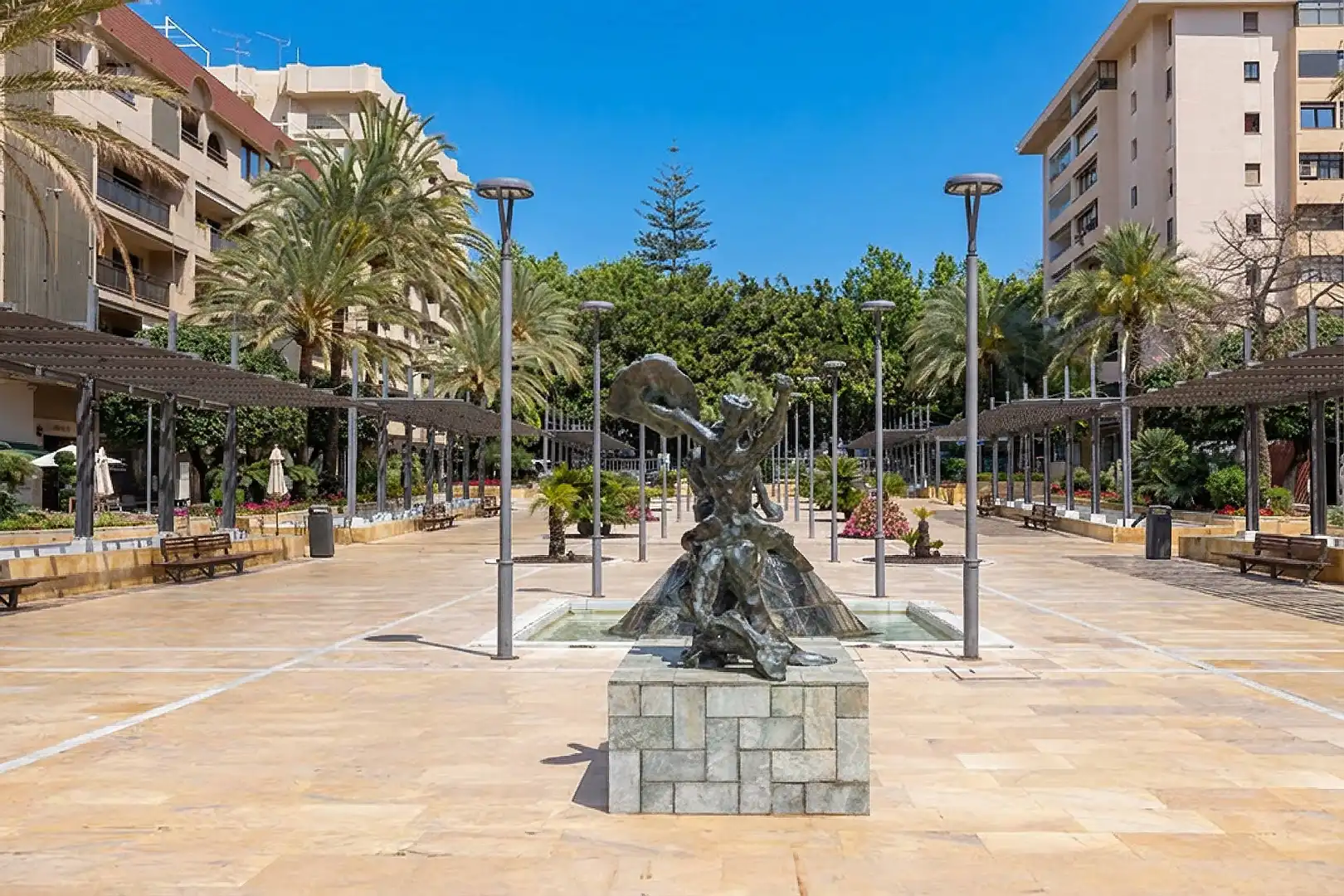 Vista exterior de Apartament en venda en Marbella amb Aire condicionat, Calefacció i Terrassa