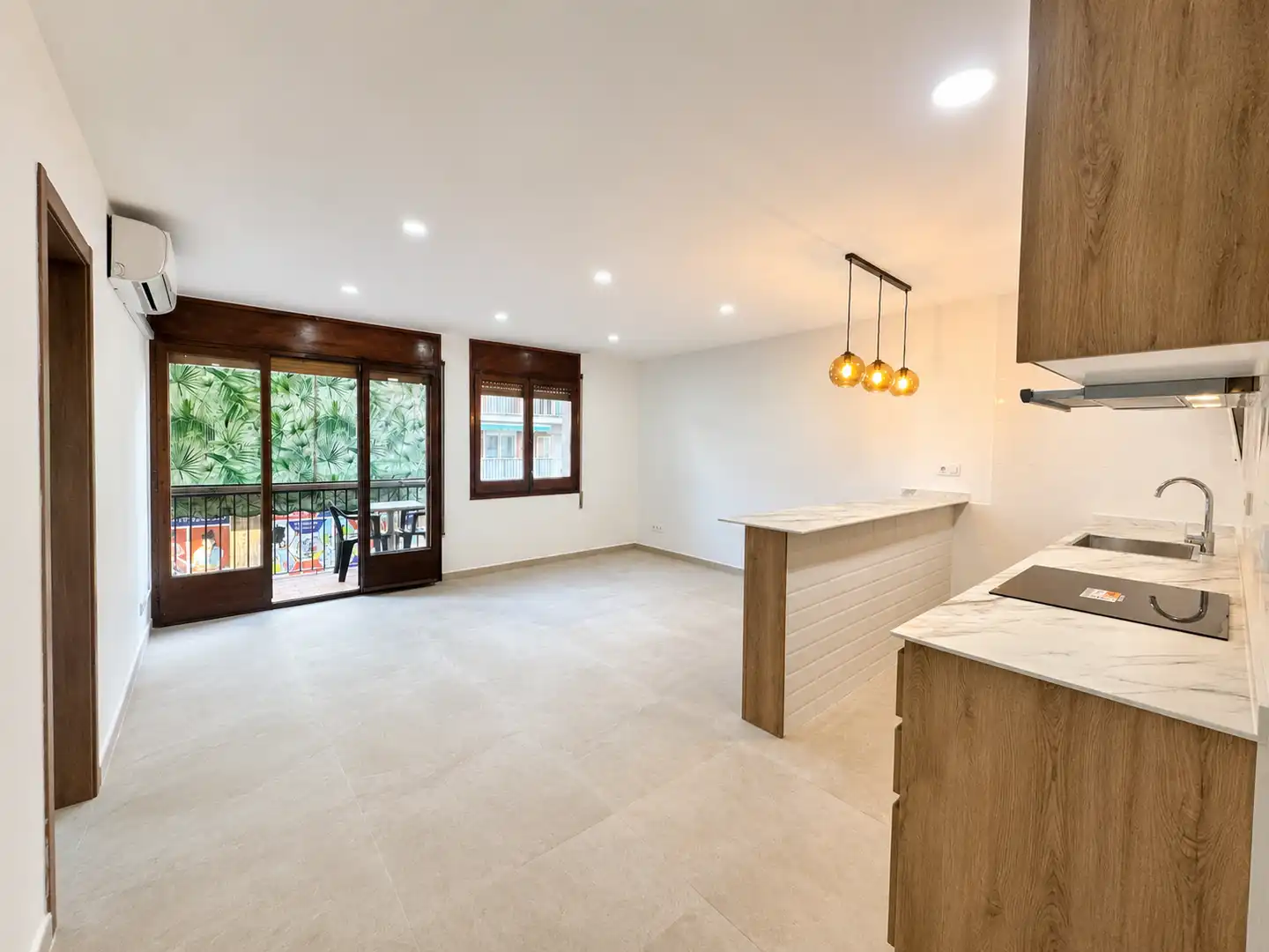 Sala de estar de Piso en venta en Canet de Mar con Aire acondicionado y Calefacción
