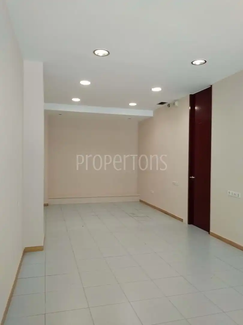 Local comercial en venta en Bagatza - S. Vicente, imagen 3