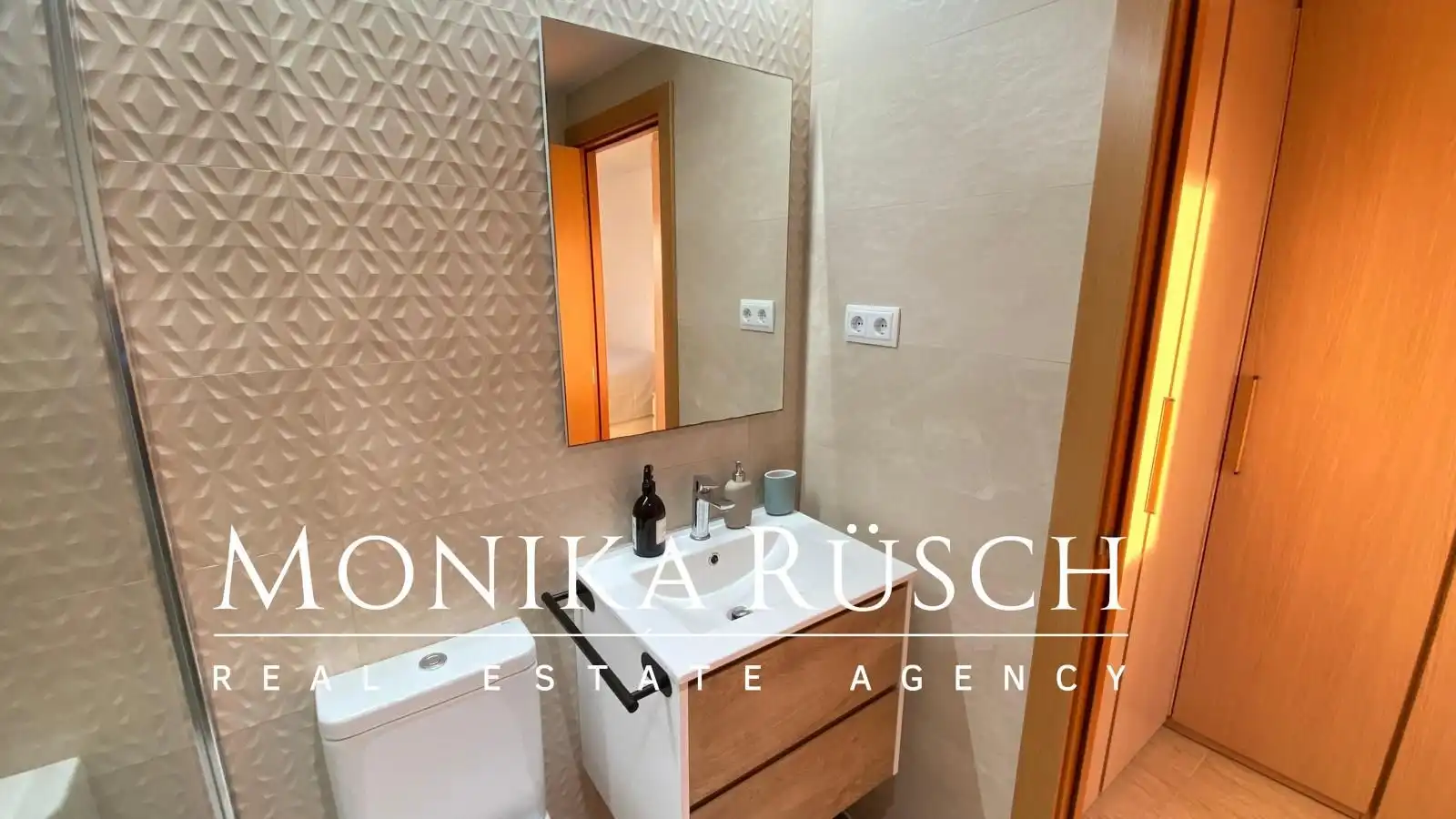 Baño de Ático de alquiler en Vilanova i la Geltrú con Aire acondicionado, Calefacción y Terraza