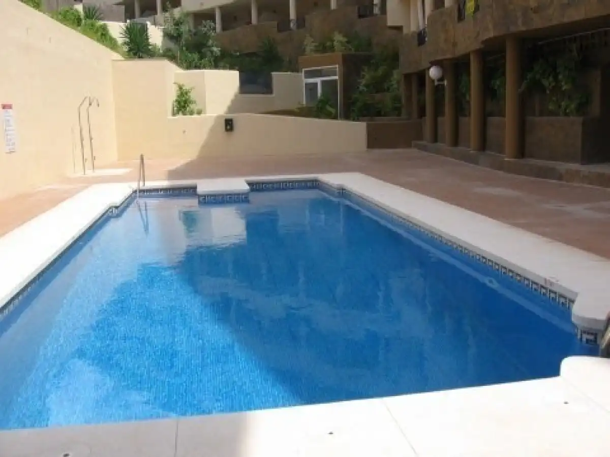 Piscina de Pis en venda en Benalmádena amb Terrassa i Piscina comunitària