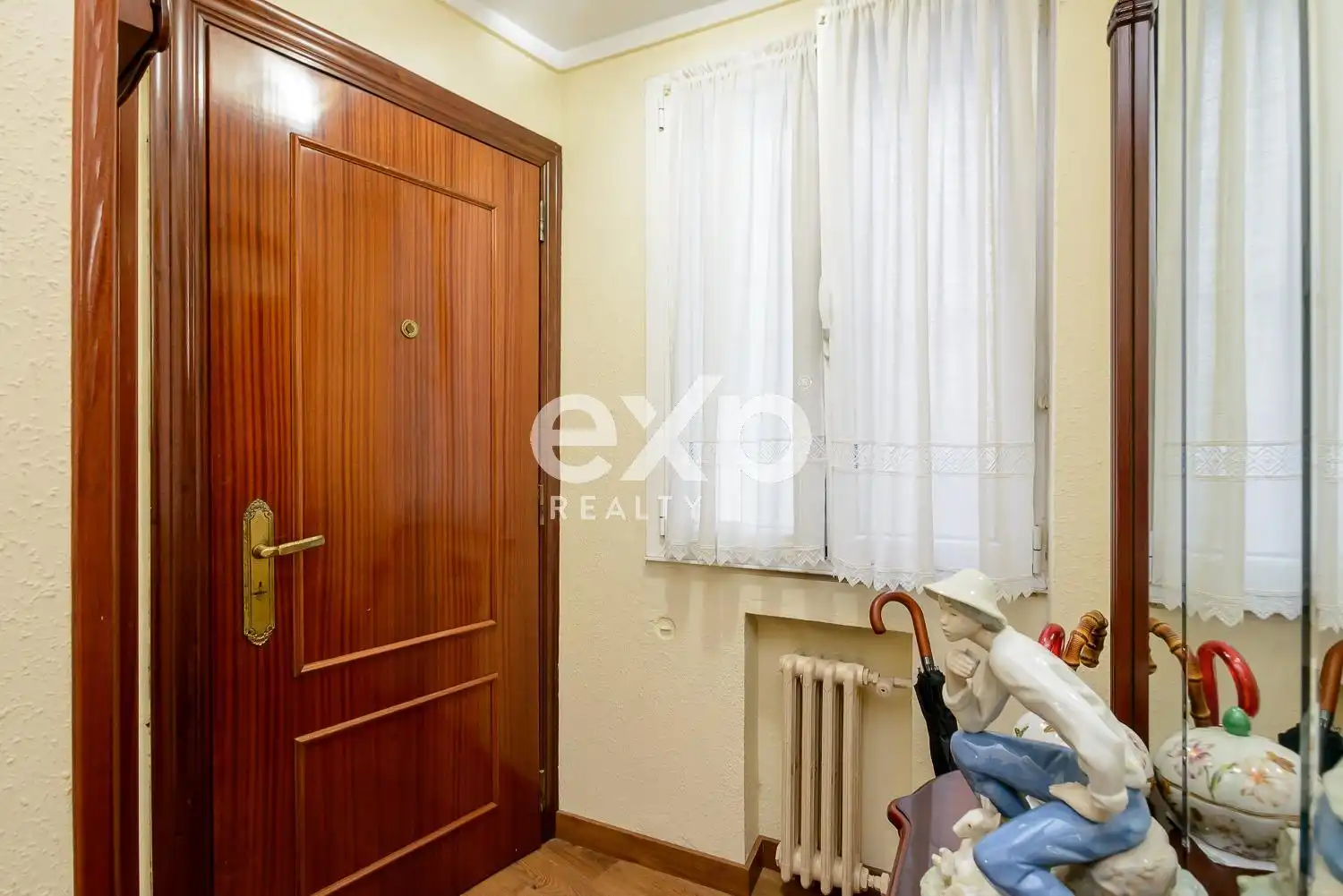 Pis en venda en Oviedo  amb Calefacció, Parquet i Moblat