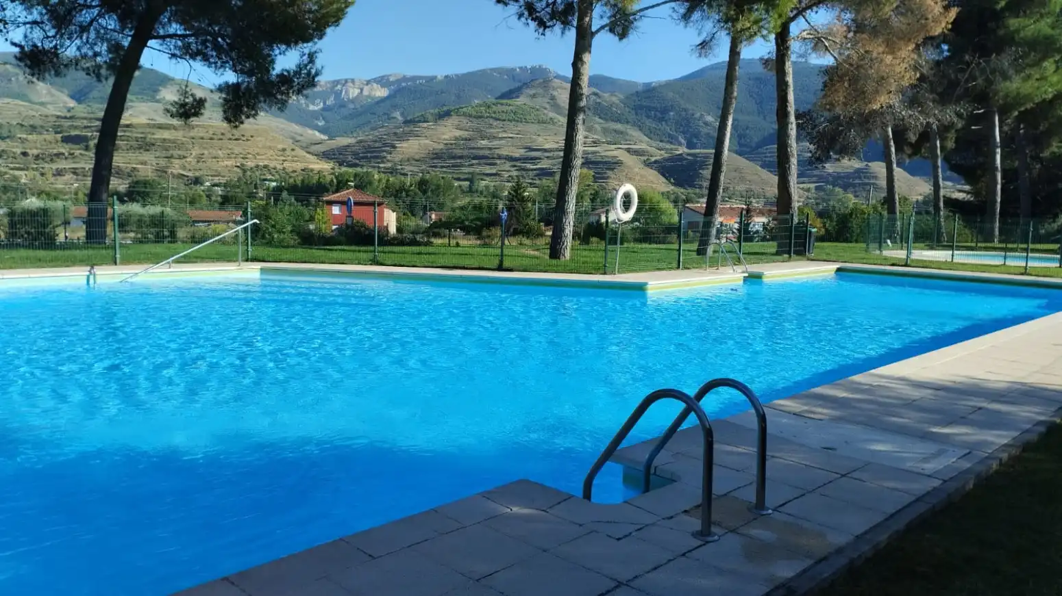 Appartamento con piscina in vendita a Nalda, imagen 2