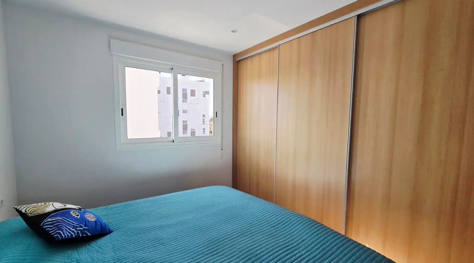 Dormitori de Apartament en venda en Oliva amb Aire condicionat, Terrassa i Traster