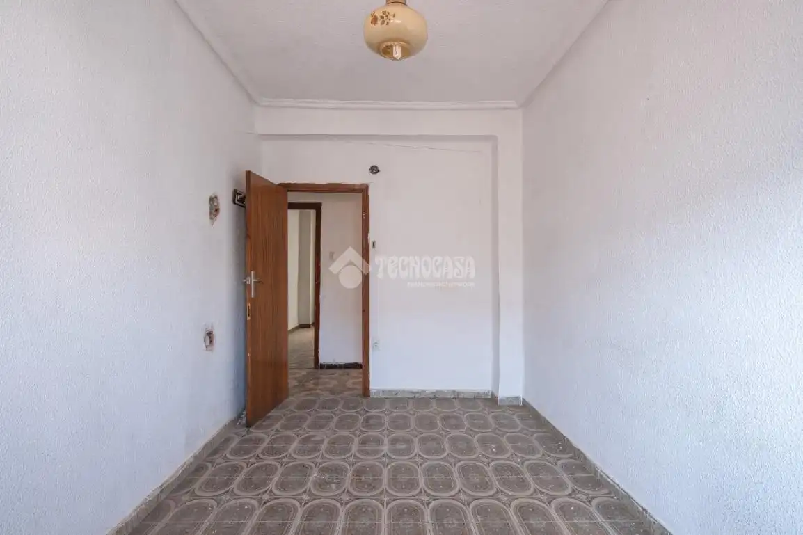Habitación de Piso en venta en Granada con Balcón
