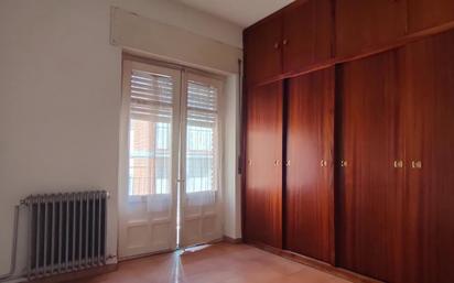 Bedroom of Flat for sale in Salamanca Capital  with Terrace and Balcony