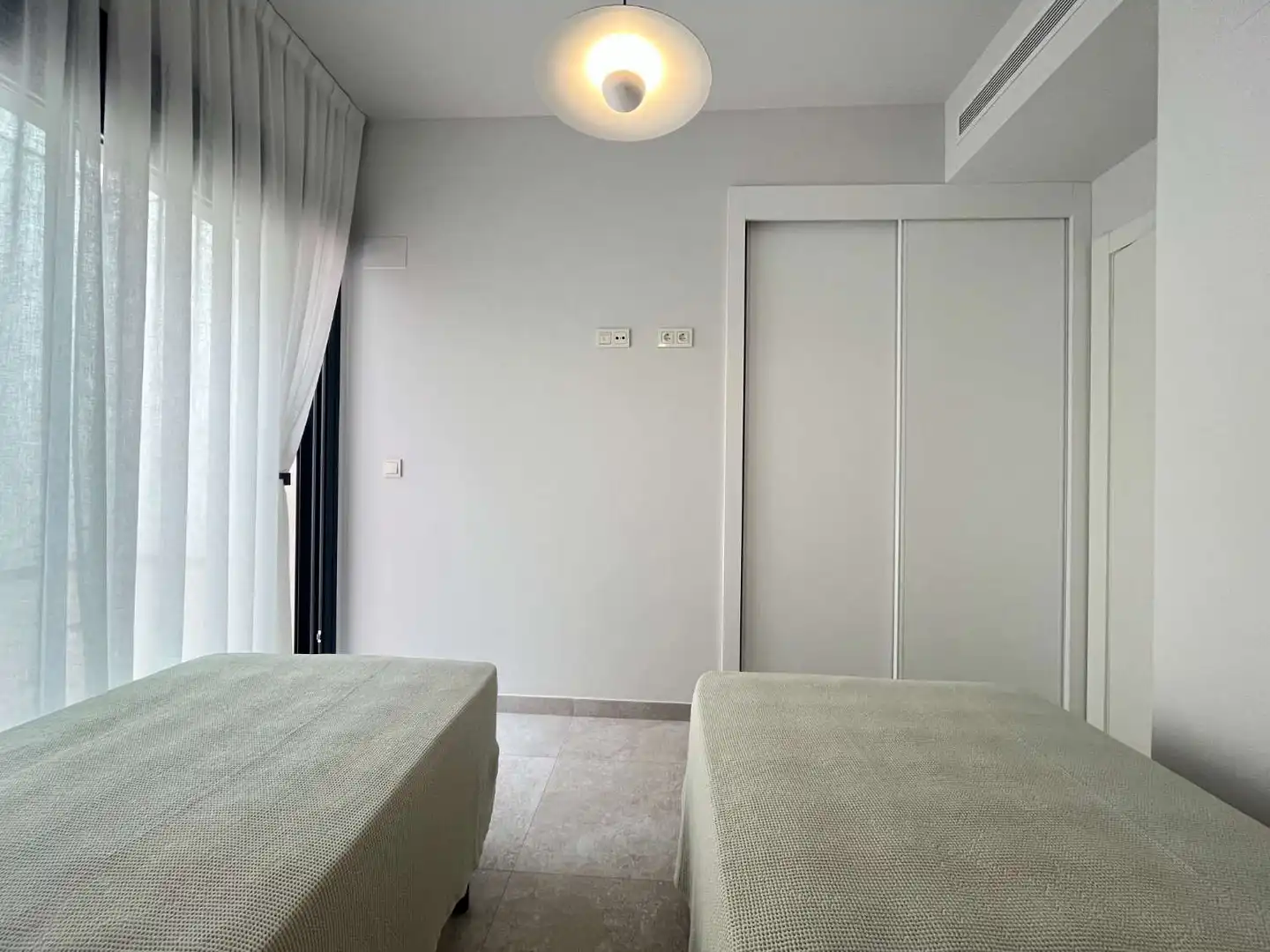 Dormitori de Casa o xalet en venda en Alicante / Alacant amb Aire condicionat, Traster i Piscina