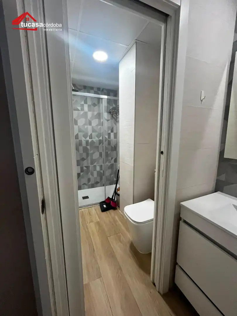Bany de Apartament en venda en Córdoba amb Aire condicionat i Moblat