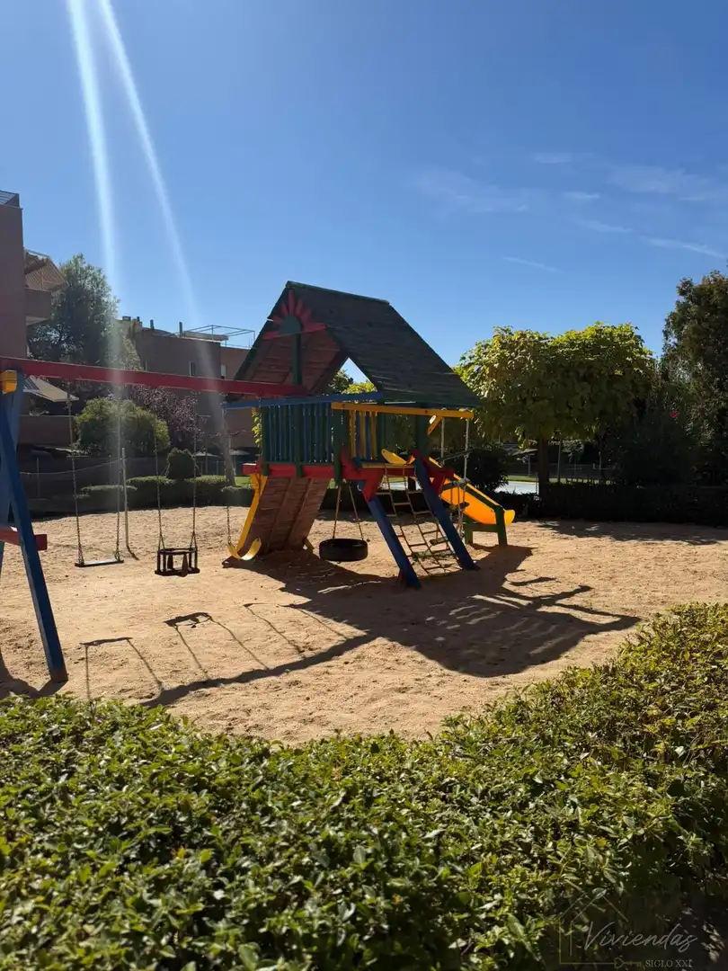 Garten von Wohnungen zum Verkauf in Boadilla del Monte mit Klimaanlage, Heizung und Parkett