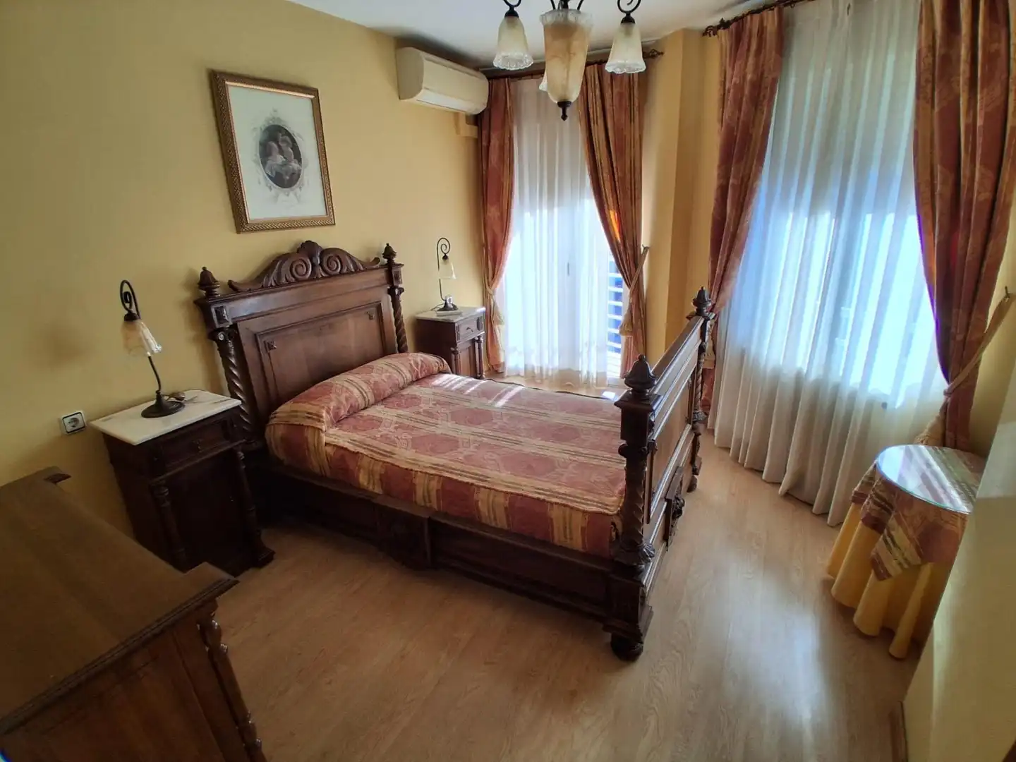 Habitación de Casa adosada en venta en Albacete con Aire acondicionado, Calefacción y Jardín privado