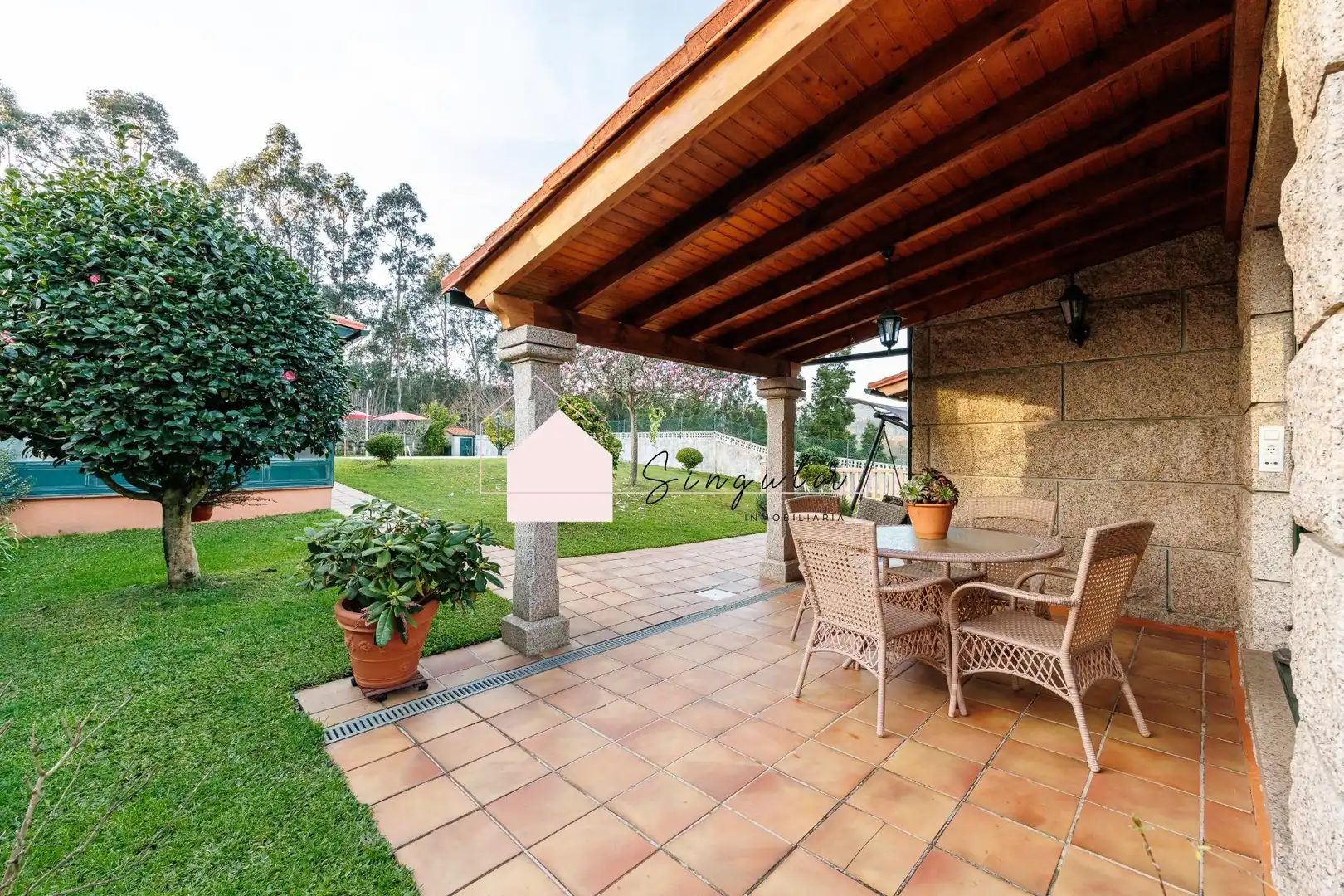 Terrasse von Haus oder Chalet zum Verkauf in Tui mit Heizung, Abstellraum und Schwimmbad
