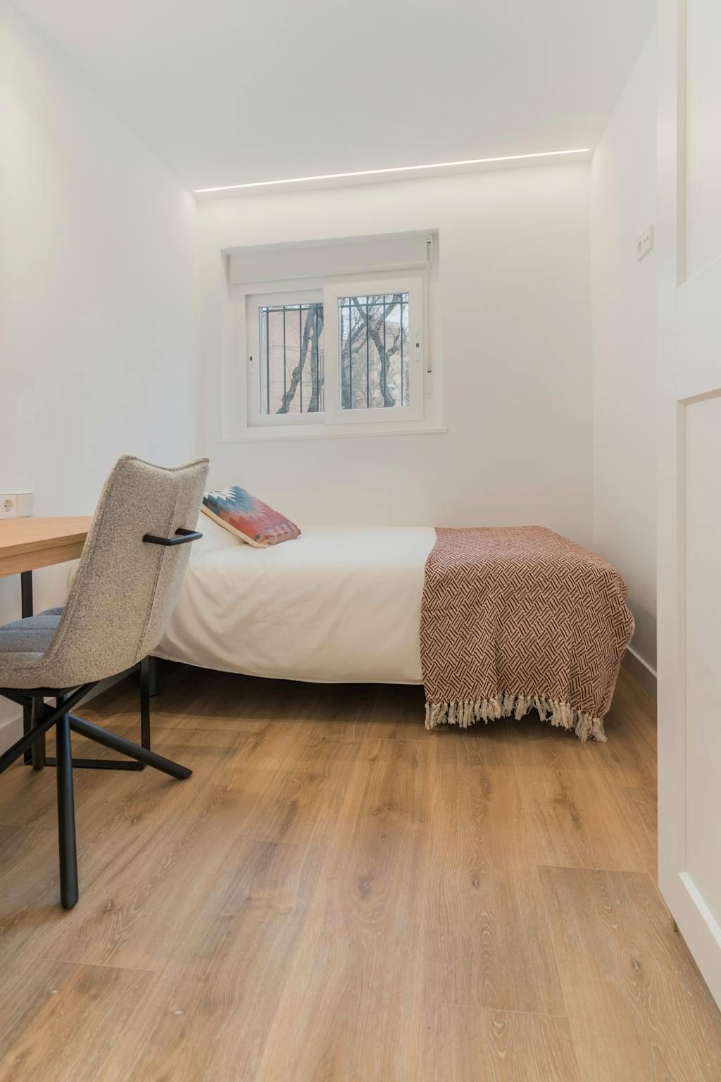 Bedroom of Flat to share in Móstoles  with Air Conditioner, Heating and Washing machine