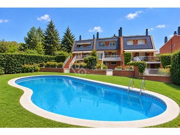 Adosado con piscina en venta en Calle DEL PRAT