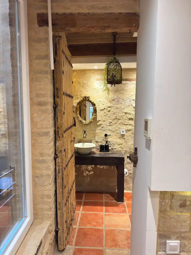Bathroom of Flat for rent in Valencia  with Air Conditioner, Heating and Furnished