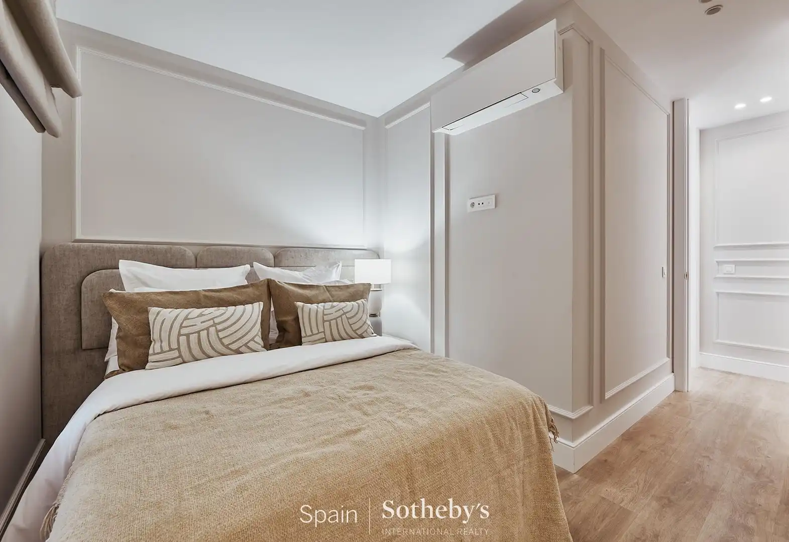 Dormitori de Apartament en venda en Madrid amb Aire condicionat i Calefacció