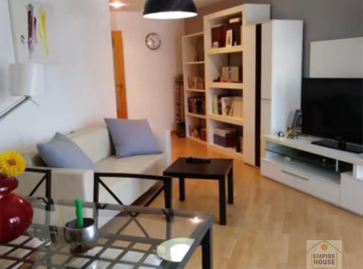 Sala d'estar de Pis en venda en Torrent amb Aire condicionat, Traster i Balcó