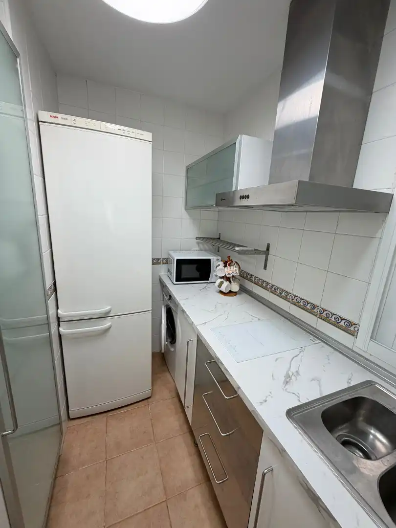 Flat for rent in Calle Alhambra, 19, La Herradura centro